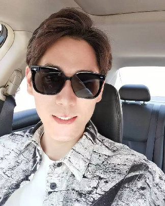 奮斗小輕年